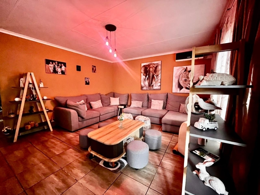 5 Bedroom Property for Sale in Waterval East North West